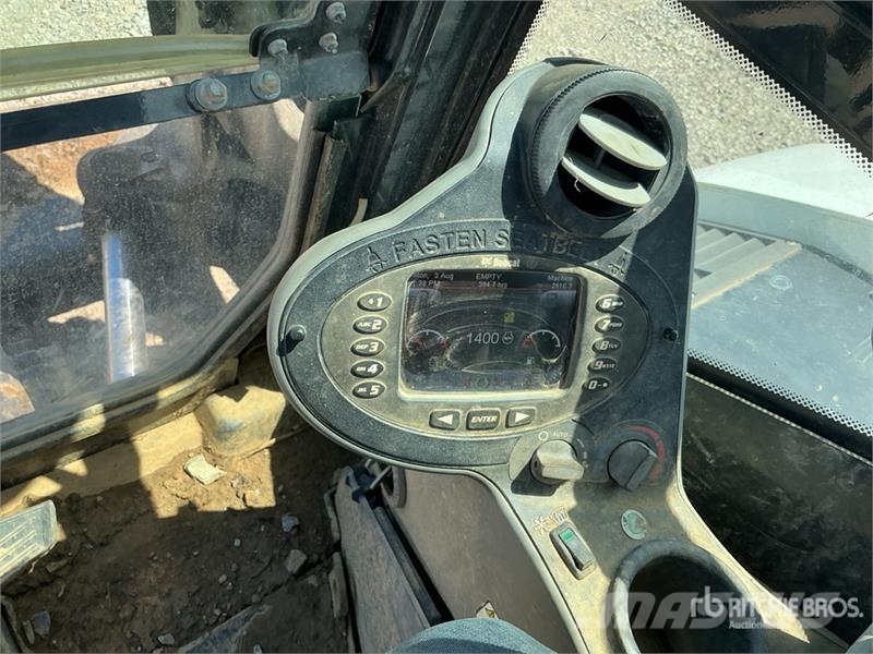 Bobcat E85 حفارات زحافة