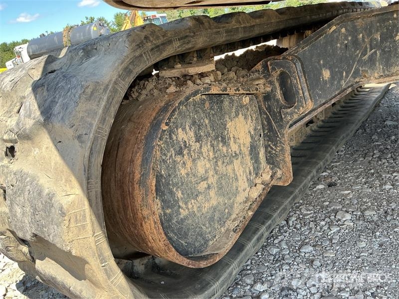 Bobcat E85 حفارات زحافة