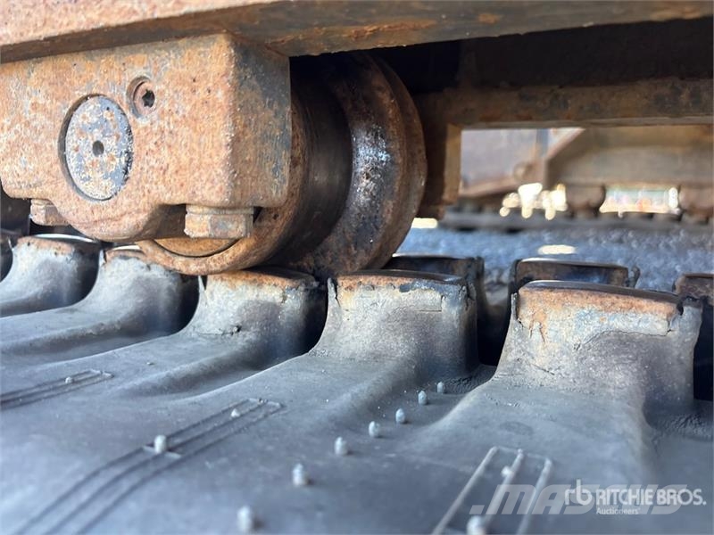 Bobcat E85 Lánctalpas kotrók