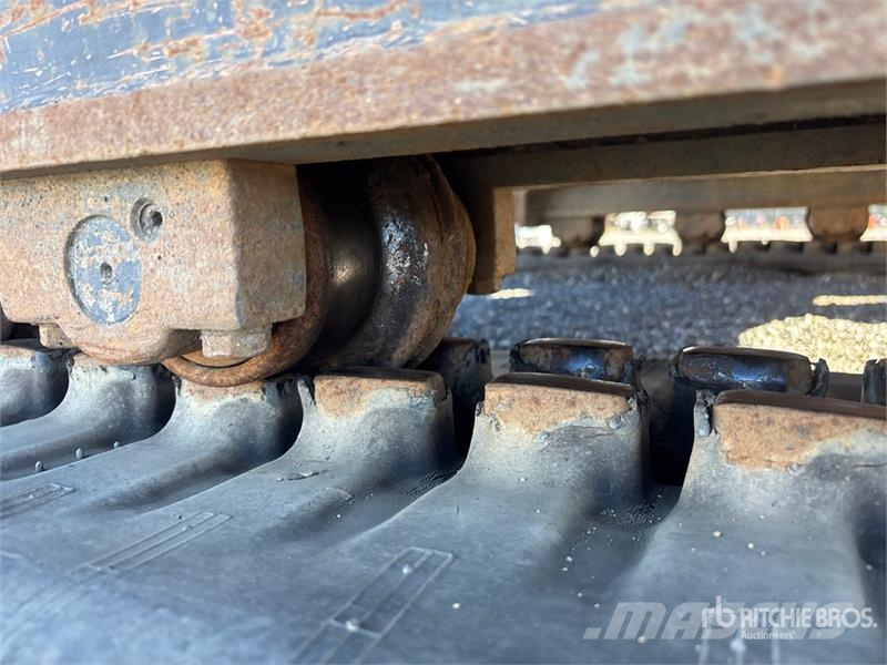 Bobcat E85 Lánctalpas kotrók