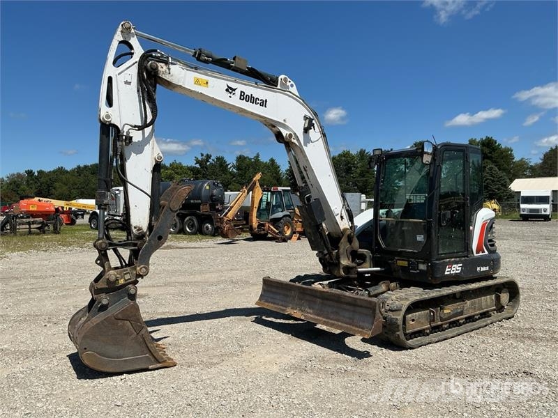 Bobcat E85 حفارات زحافة