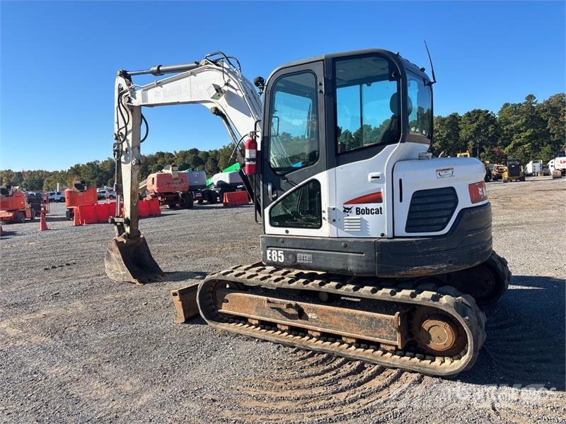 Bobcat E85 Lánctalpas kotrók