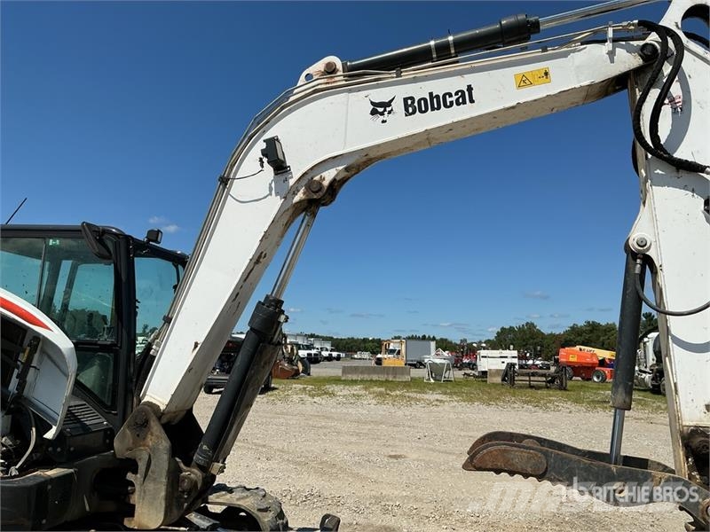 Bobcat E85 حفارات زحافة