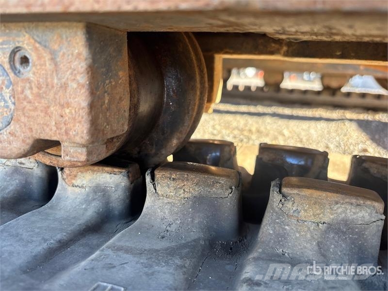 Bobcat E85 Lánctalpas kotrók