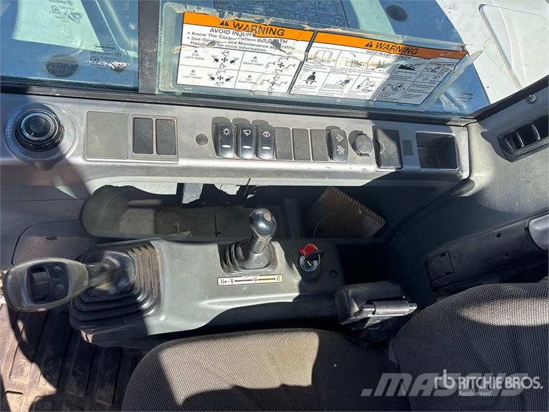 Bobcat E85 Lánctalpas kotrók