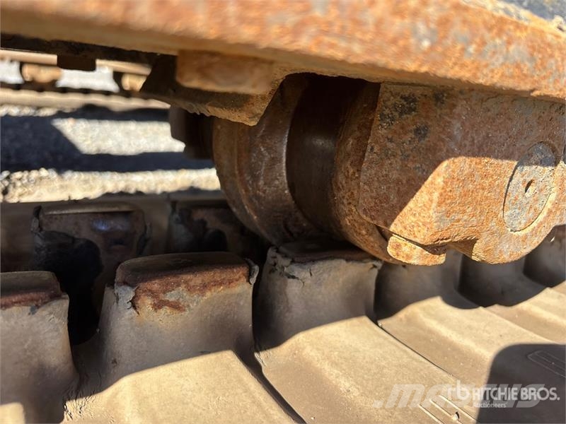 Bobcat E85 Lánctalpas kotrók