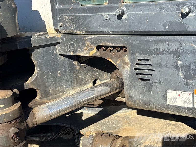 Bobcat E85 Lánctalpas kotrók