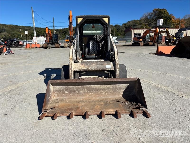 Bobcat S185 لوادر انزلاقية التوجيه