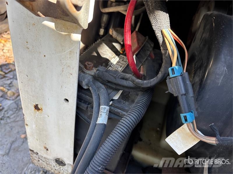 Bobcat S185 لوادر انزلاقية التوجيه