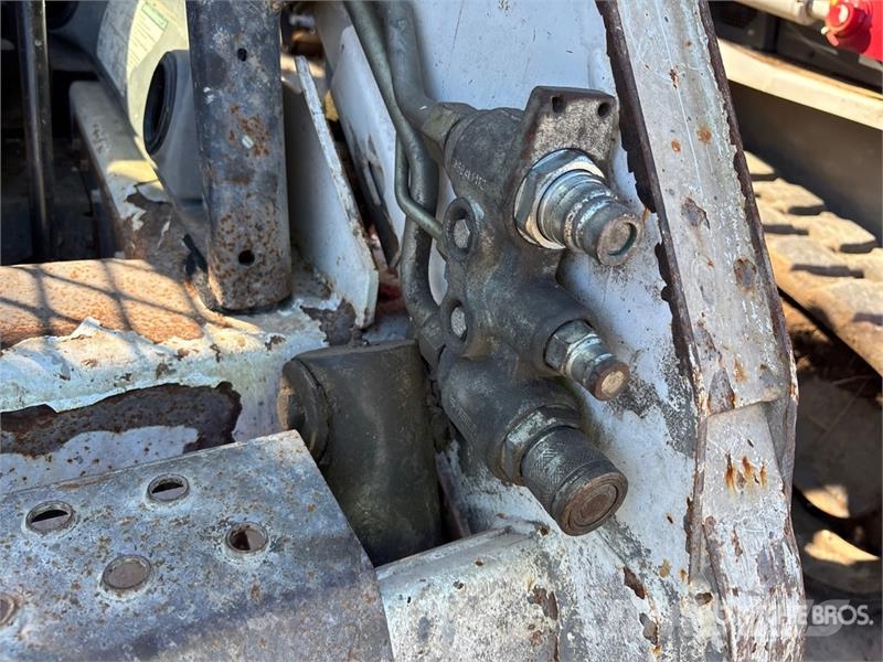 Bobcat S185 لوادر انزلاقية التوجيه