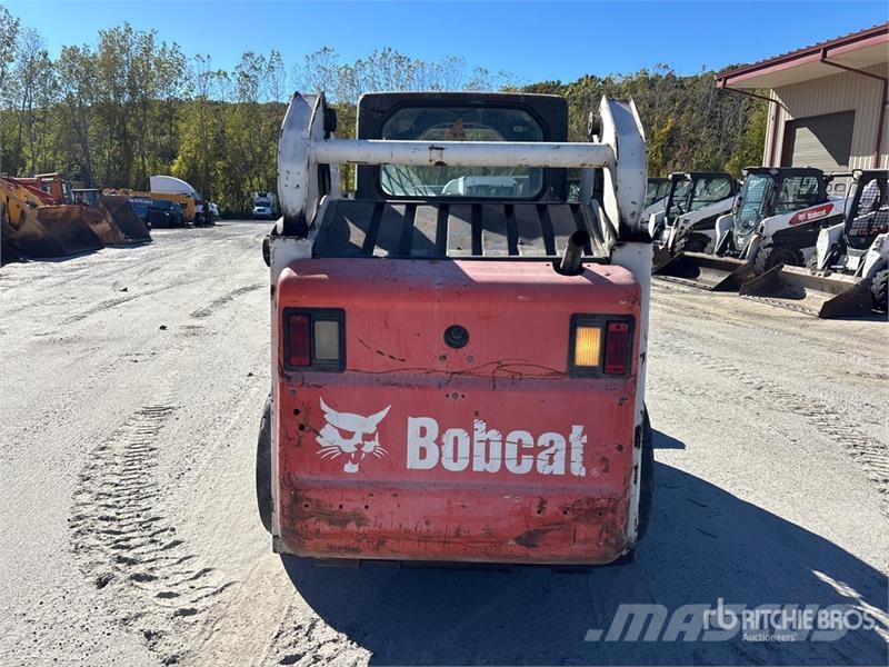 Bobcat S185 لوادر انزلاقية التوجيه
