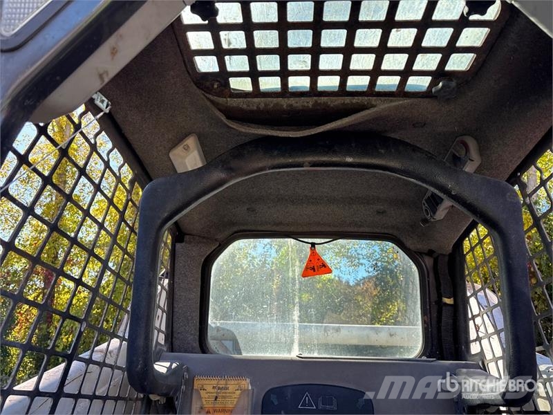 Bobcat S185 لوادر انزلاقية التوجيه