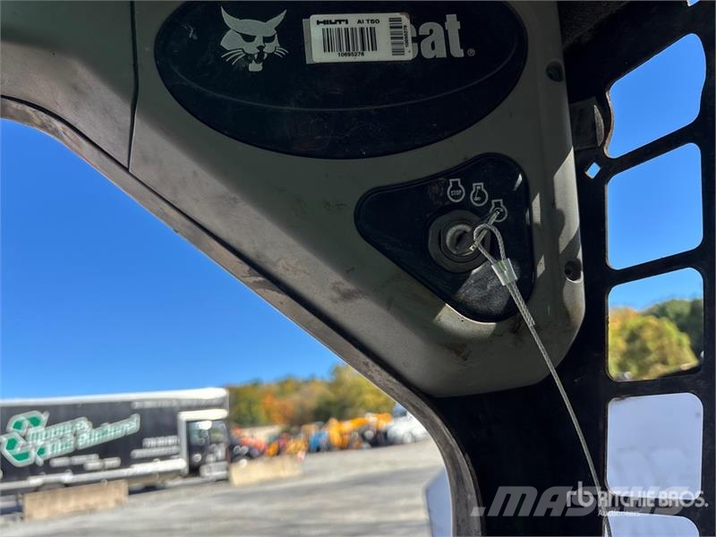 Bobcat S185 لوادر انزلاقية التوجيه