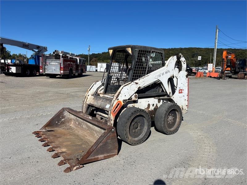 Bobcat S185 لوادر انزلاقية التوجيه
