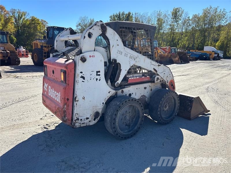 Bobcat S185 لوادر انزلاقية التوجيه