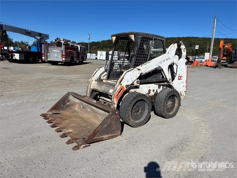 Bobcat S185 لوادر انزلاقية التوجيه
