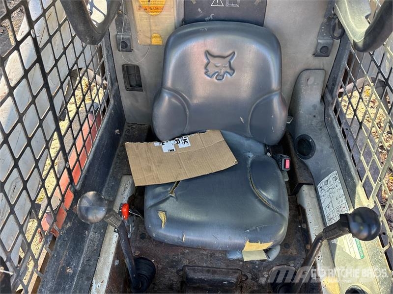 Bobcat S185 لوادر انزلاقية التوجيه