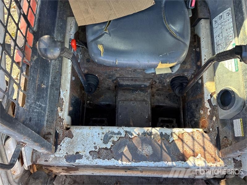 Bobcat S185 لوادر انزلاقية التوجيه