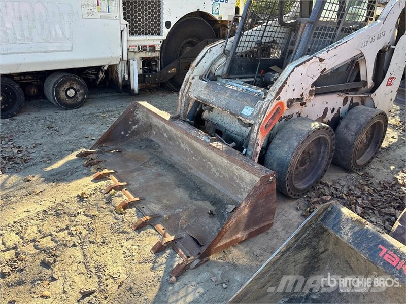 Bobcat S185 لوادر انزلاقية التوجيه