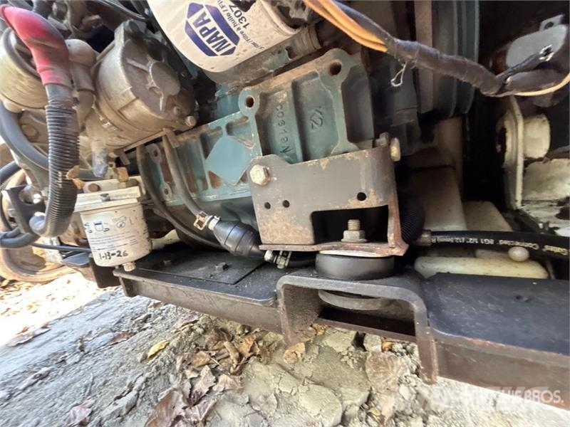 Bobcat S185 لوادر انزلاقية التوجيه