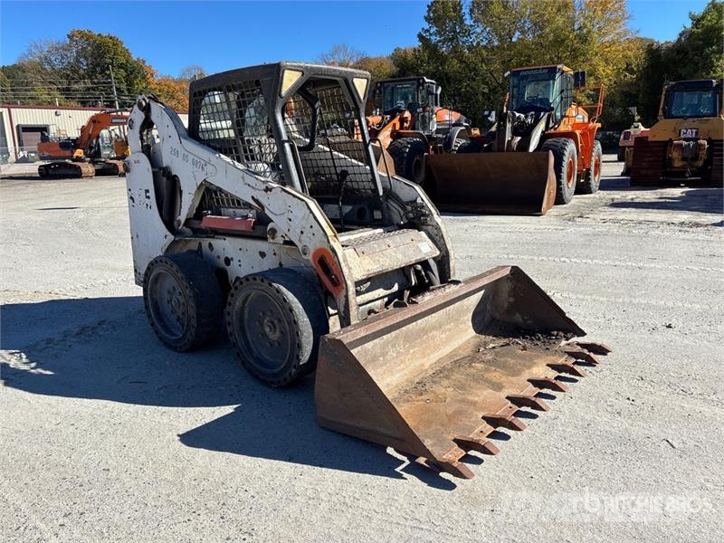 Bobcat S185 لوادر انزلاقية التوجيه
