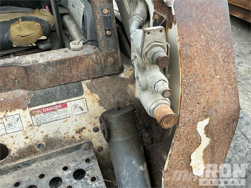 Bobcat S300 Skid steer loaders