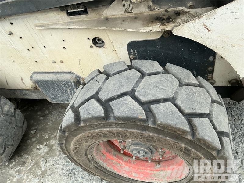 Bobcat S300 Skid steer loaders