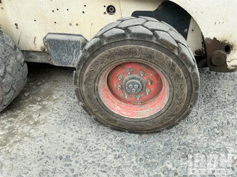 Bobcat S300 Skid steer loaders