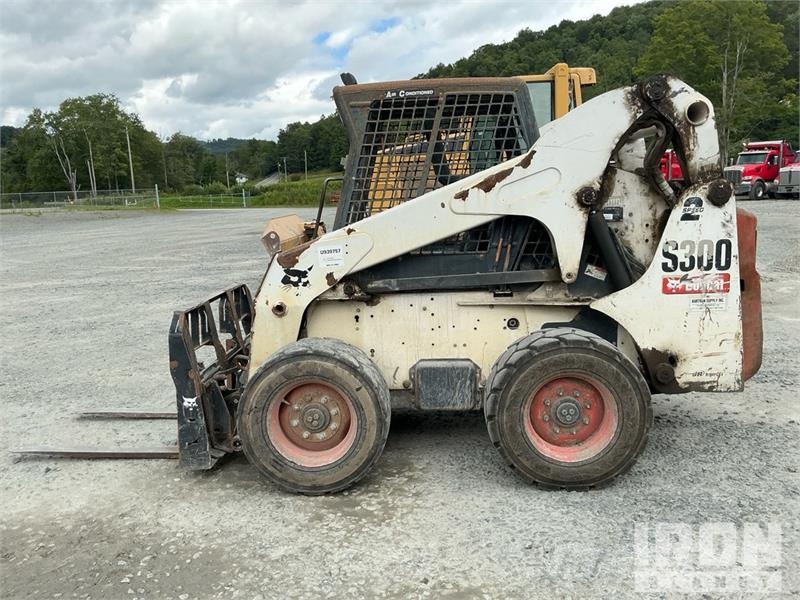 Bobcat S300 Skid steer loaders
