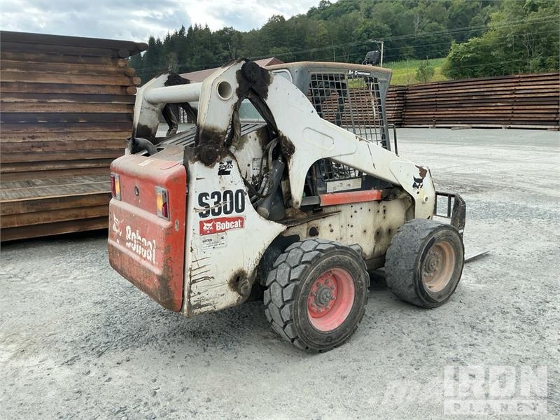 Bobcat S300 Skid steer loaders