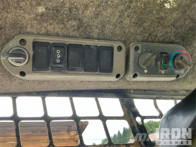 Bobcat S300 Skid steer loaders