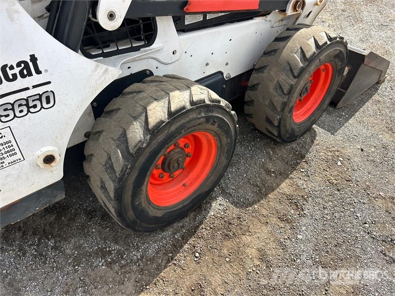 Bobcat S650 T4 Two-Speed Skid Steer Loader Мини-погрузчики