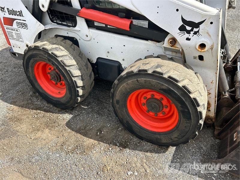 Bobcat S650 T4 Two-Speed Skid Steer Loader Мини-погрузчики