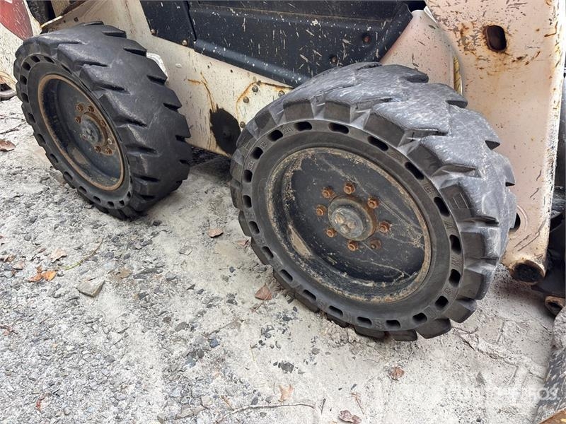 Bobcat S76 Two-Speed Skid Steer Loader (Inoperable) لوادر انزلاقية التوجيه