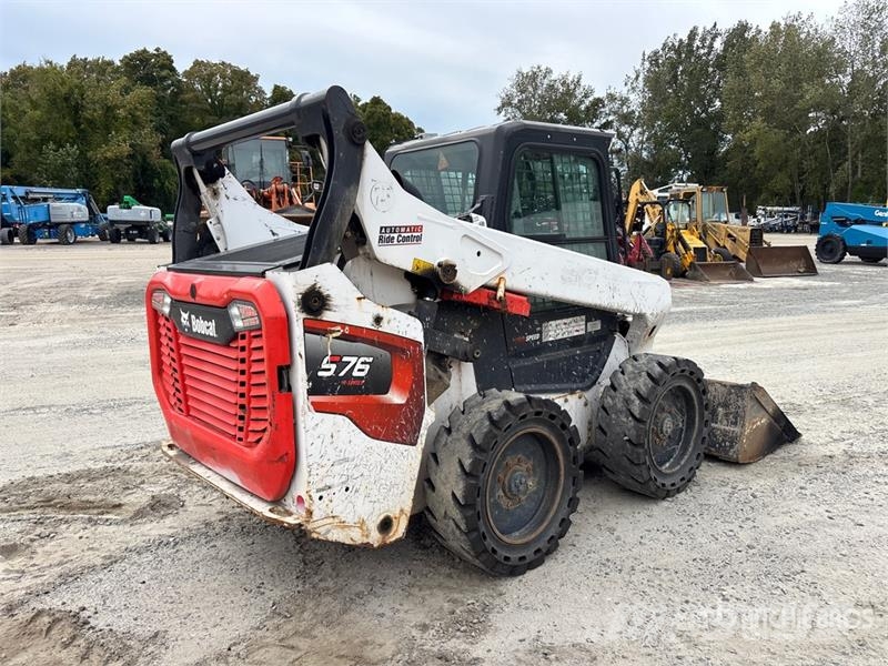 Bobcat S76 Two-Speed Skid Steer Loader (Inoperable) لوادر انزلاقية التوجيه