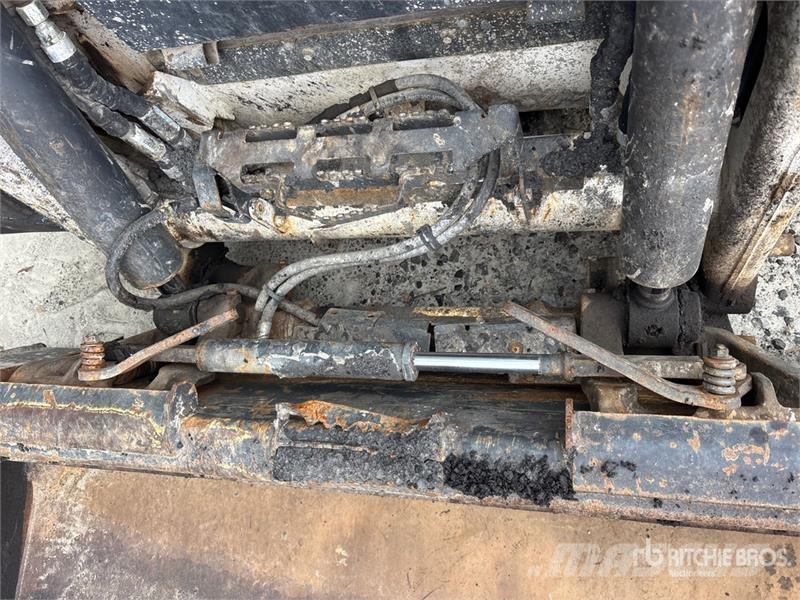 Bobcat S76 Two-Speed Skid Steer Loader (Inoperable) لوادر انزلاقية التوجيه
