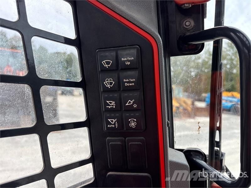 Bobcat S76 Two-Speed Skid Steer Loader (Inoperable) لوادر انزلاقية التوجيه