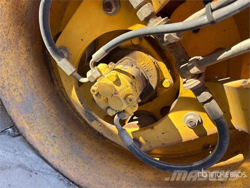 Bomag BW120 AD4 Double Drum Roller 雙輪滾壓機