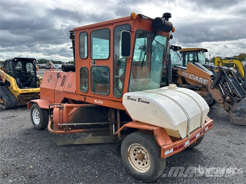 Broce KR350 Підмітальні машини