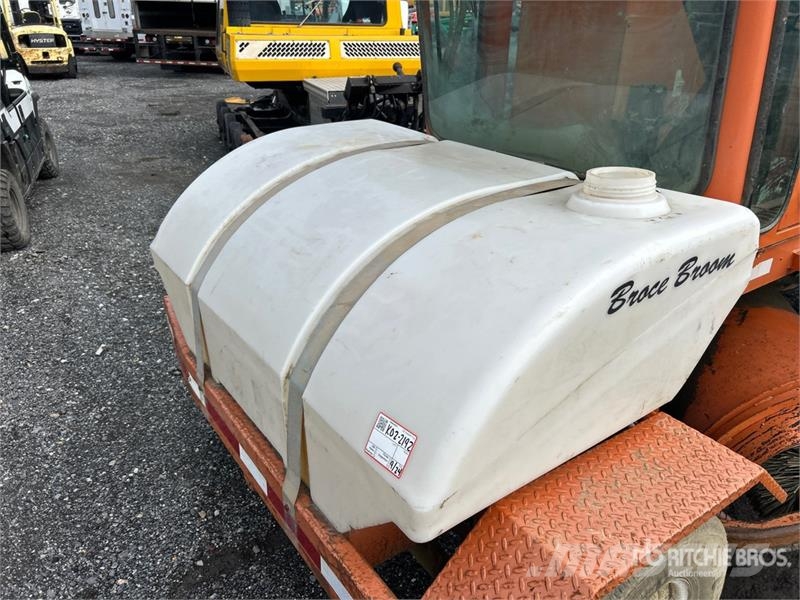 Broce KR350 Підмітальні машини