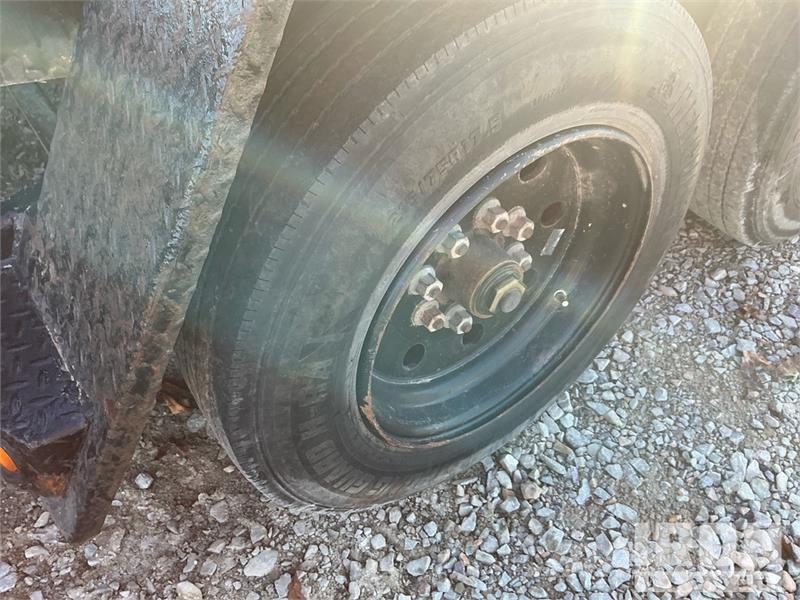 BWise 18 ft T/A Tilt Deck Trailer 低架裝載車