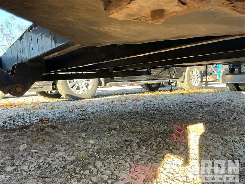 BWise 18 ft T/A Tilt Deck Trailer 低架裝載車