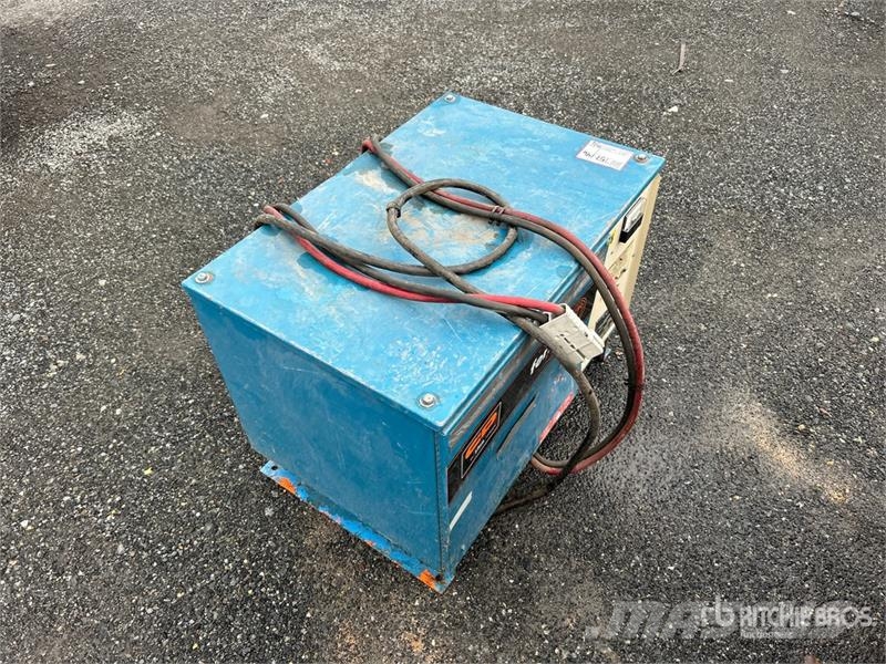C&D FR24H/K750A Battery Charger Laadijad