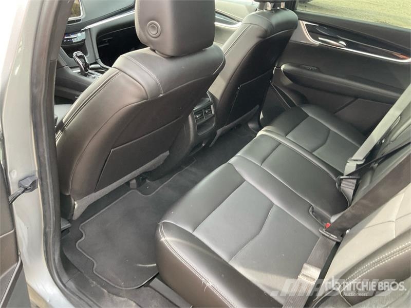 Cadillac XT5 2WD SUV Automašīnas