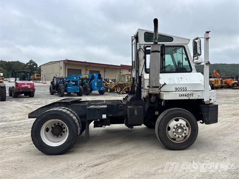 Capacity TJ5000 4x2 Spotter Truck Cabezas tractoras para terminales