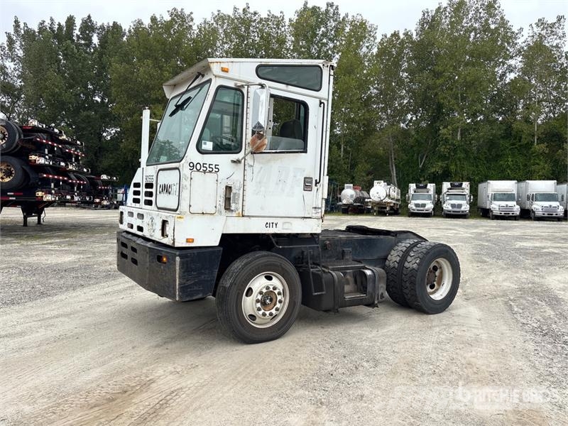Capacity TJ5000 4x2 Spotter Truck Cabezas tractoras para terminales