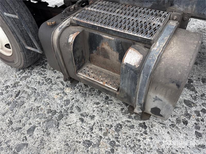 Capacity TJ5000 4x2 Spotter Truck Cabezas tractoras para terminales