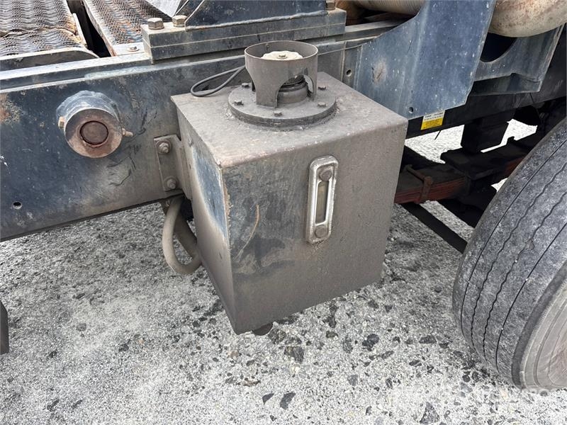 Capacity TJ5000 4x2 Spotter Truck Cabezas tractoras para terminales