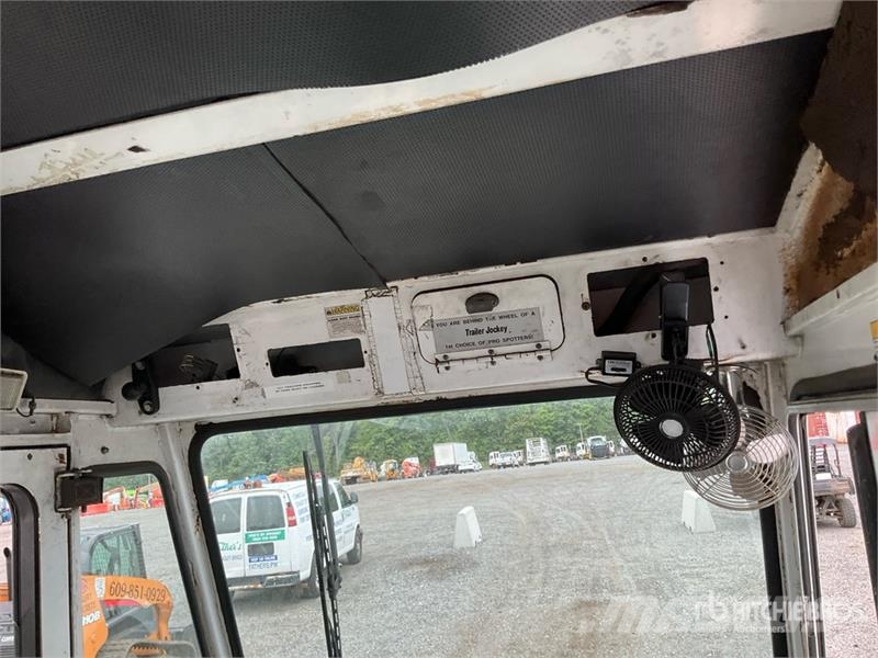 Capacity TJ5000 4x2 Spotter Truck Tratores de terminal