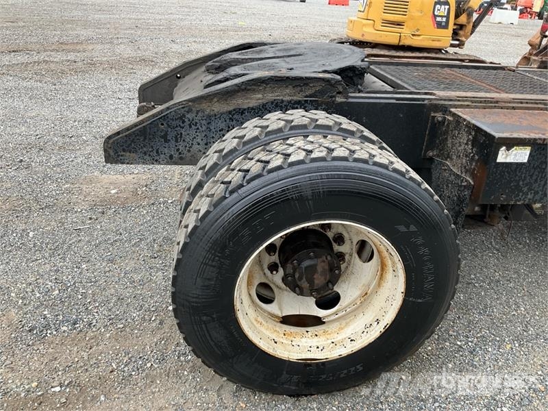 Capacity TJ5000 4x2 Spotter Truck Tratores de terminal